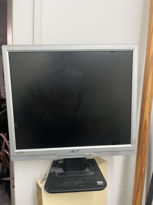 Torre com teclado rato + monitor acer