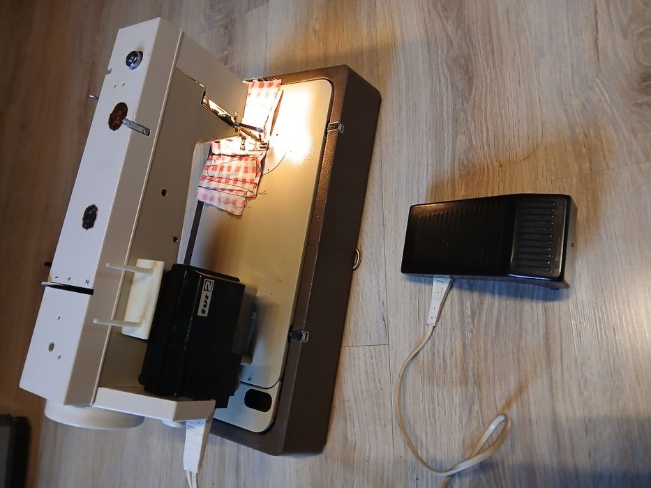 Maszyna do szycia łucznik tur2