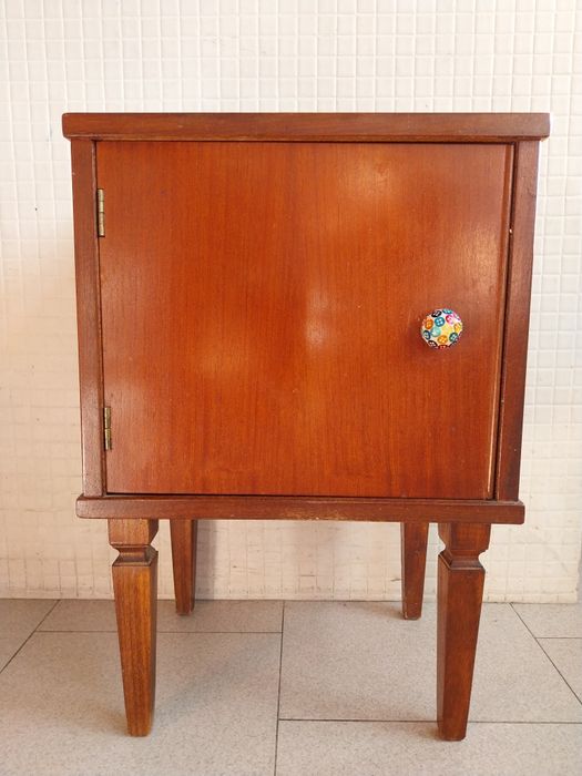 Mesinha de cabeceira vintage