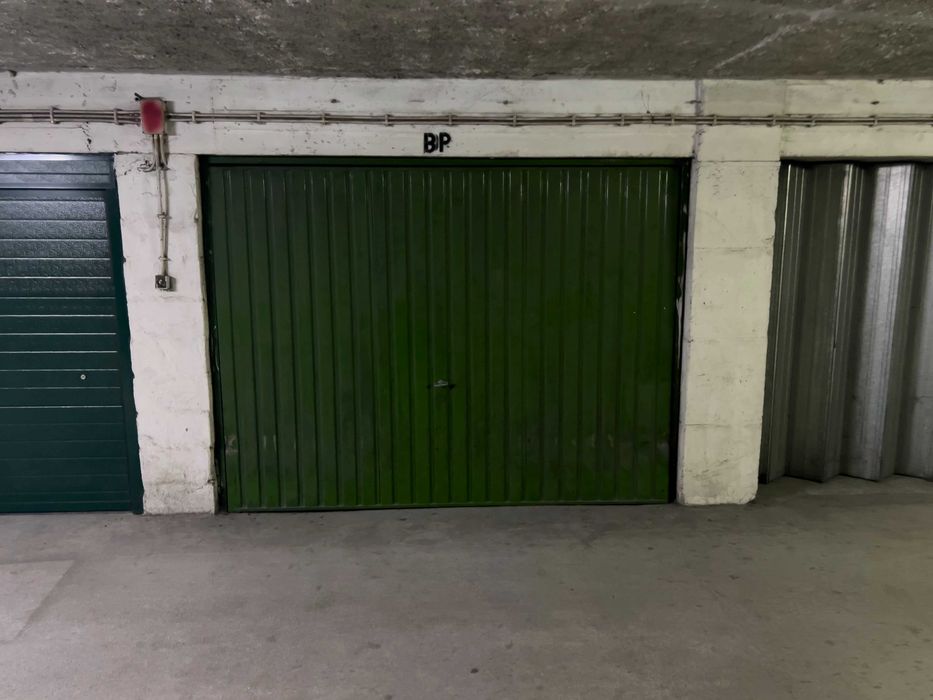 Box Garagem Edifício Mantas
