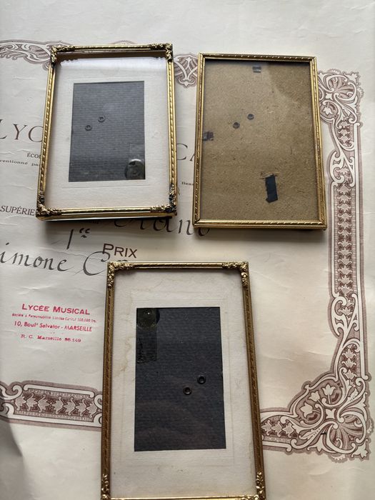 Secesyjna Ramka Gabinetowa – Bardzo Grube Szkło Fazowane i Mosiądz