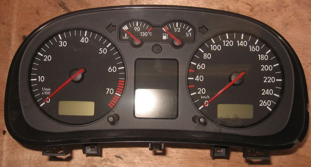 1J0929825A licznik zegar tacho GOLF IV benzyna volkswagen