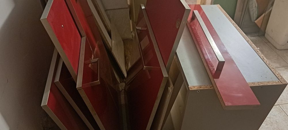 Fronty kuchenne IKEA czerwone komplet z uchwytami 8 szt