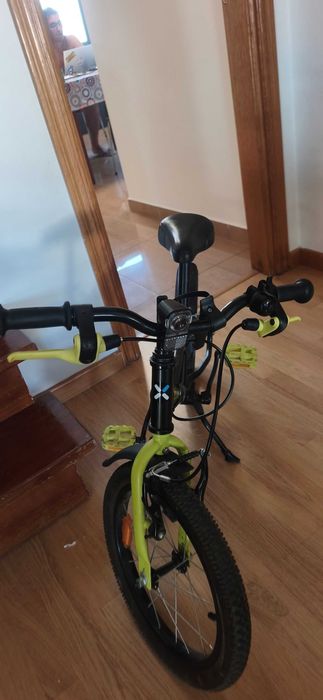 Bicicleta 4 a 6 anos como nova.