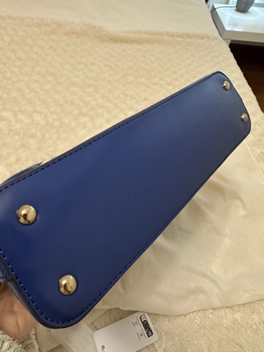 Mala carteira Guess nunca usada azul