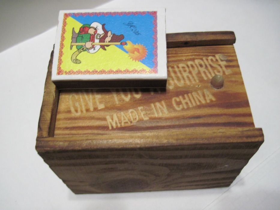 Сувенир-игрушка-розыгрыш Give You Surprise (Мышь )