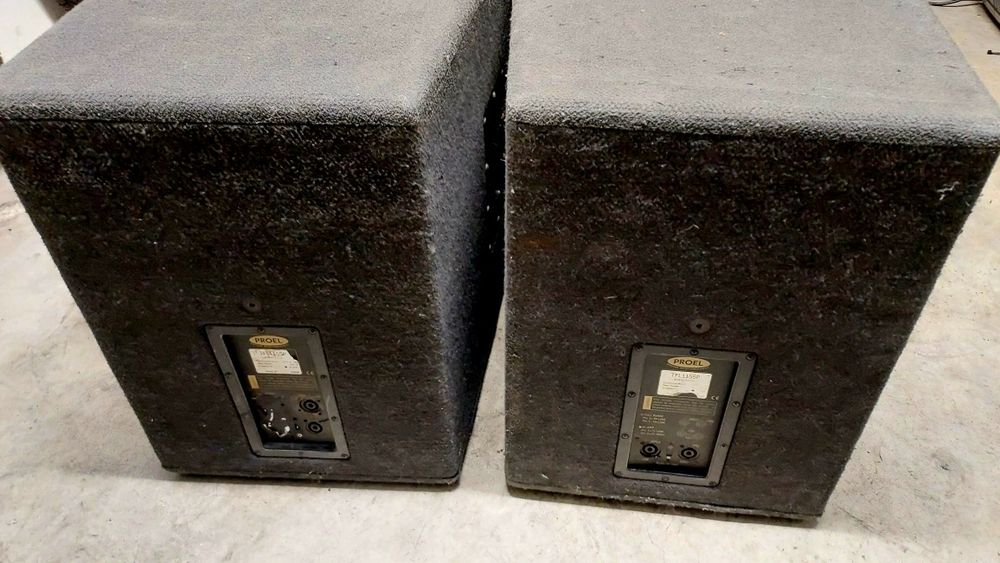 Vendo 2 Graves 15 (altifalantes de origem iguais aos HK)