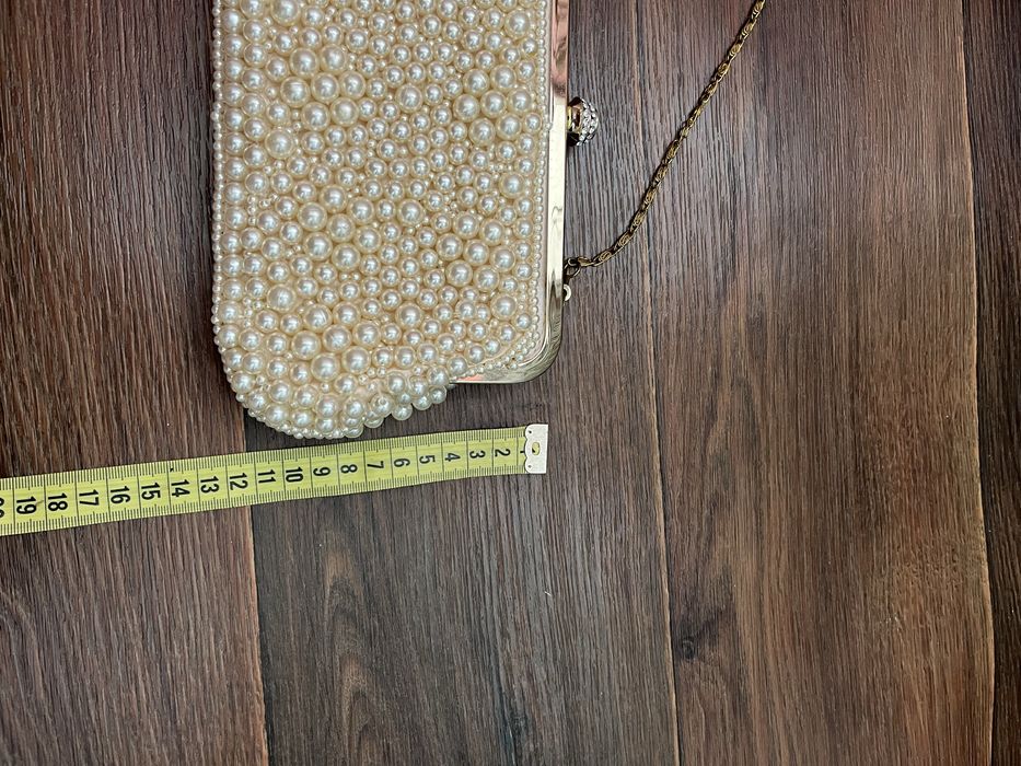 Сумка клатч у перлинах