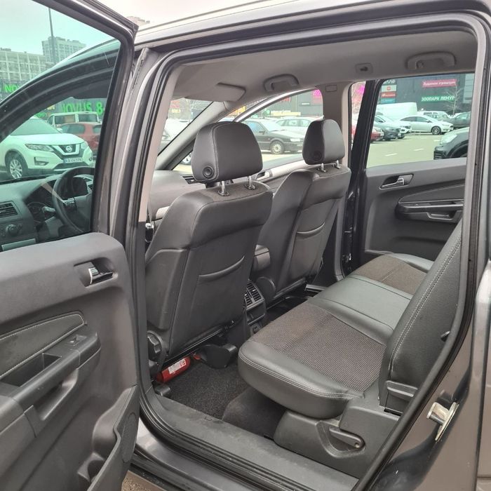 Opel Zafira b 1.9  150к.с. дизель 2010р
