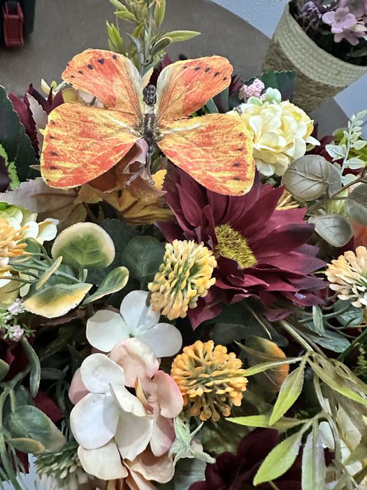 Cestinhos de flores artificiais