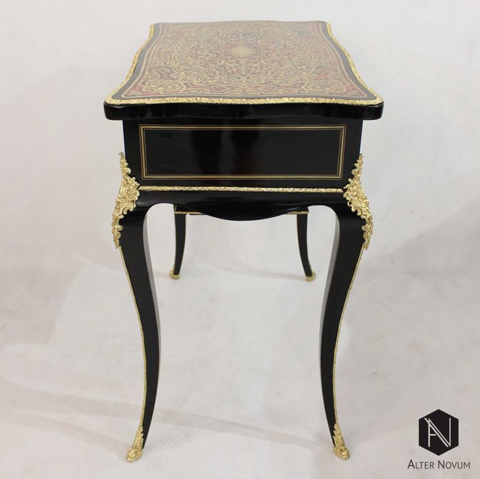 Elegancki stolik - toaletka w stylu Boulle