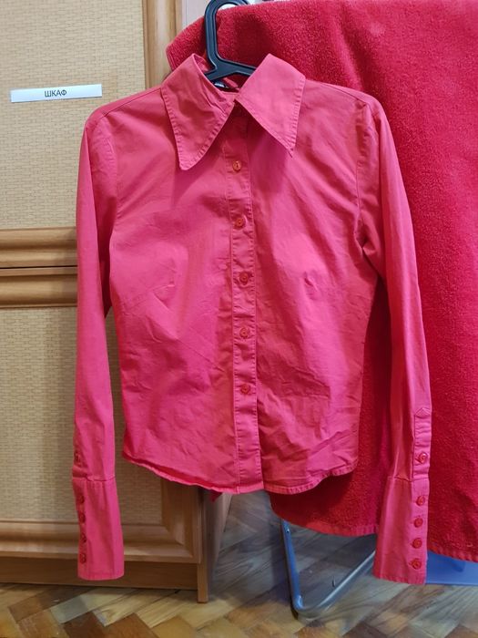 Блуза червона, сорочка