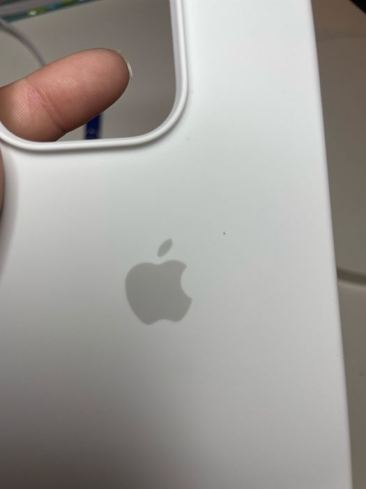 Capa Iphone 15Pro branca nova