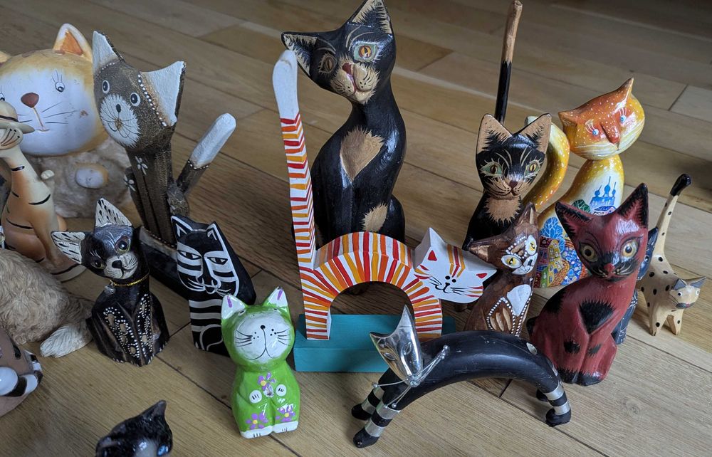 Figurki  kotów (porcelana, drewno, metal, plusz, kryształ)