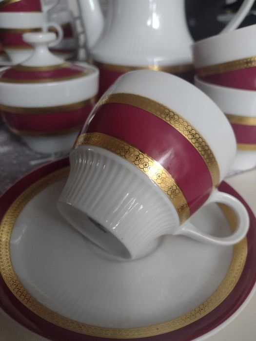 Sygnowany- porcelanowy zestaw do kawy- herbaty na 10 osób