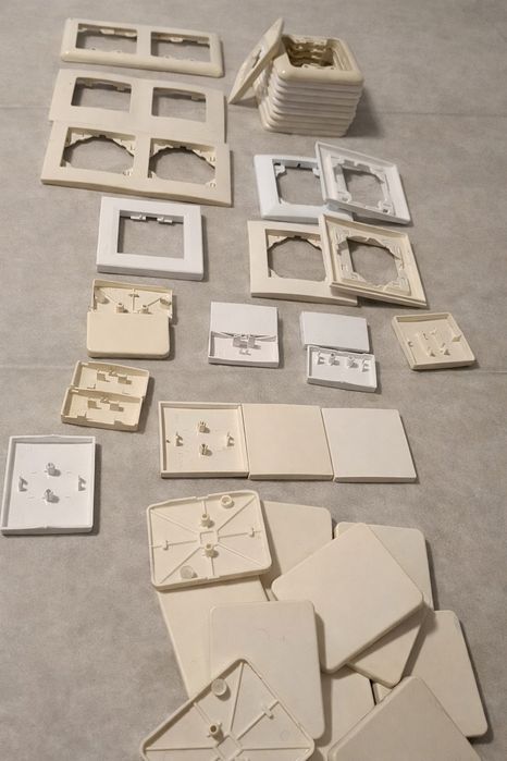 Vendo lote completo de espelhos, suportes e tampas de tomadas