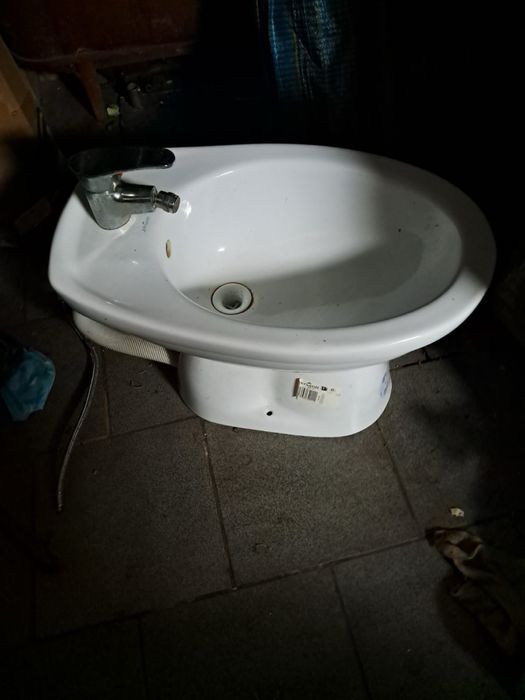 Продам     біде