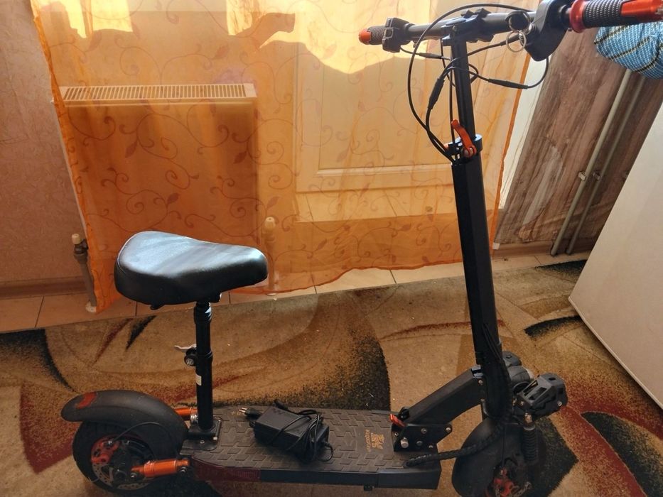 Продам самокат срочно