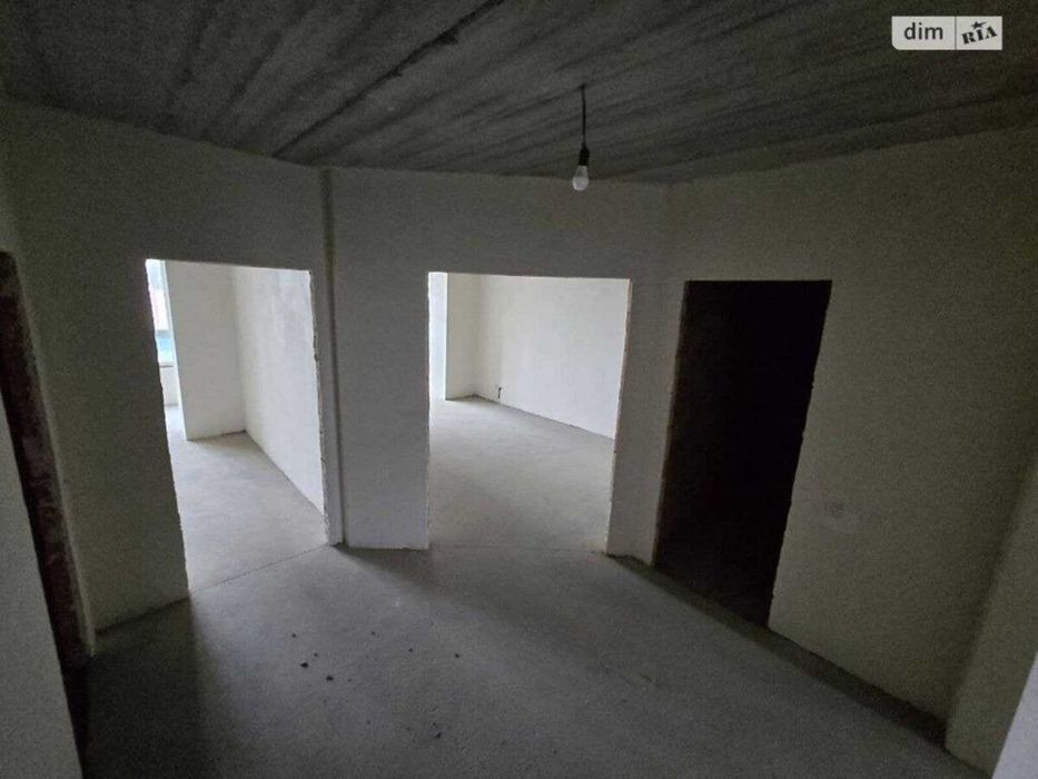 2к, центр, Рауш, Вул. Шевченка 39.