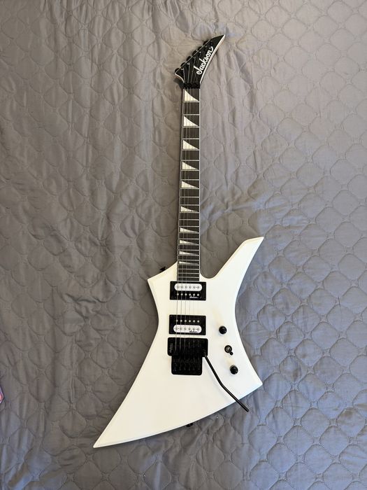 Jackson JS32 Kelly + Amplificador Spark positive grid 2