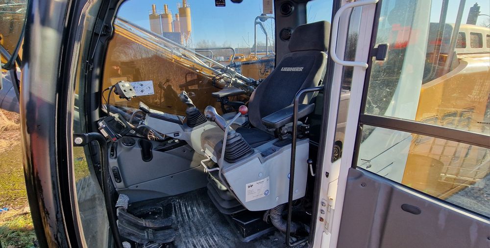 Koparka gąsienicowa LIEBHERR R936 LCV