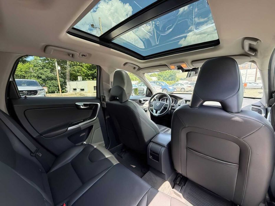 Volvo XC60 T5  Premier      2016