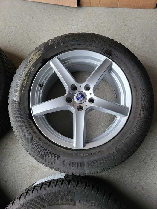[K279] Koła zimowe 17 Cali 5x108 Pirelli 235/60/17 6mm Volvo XC40