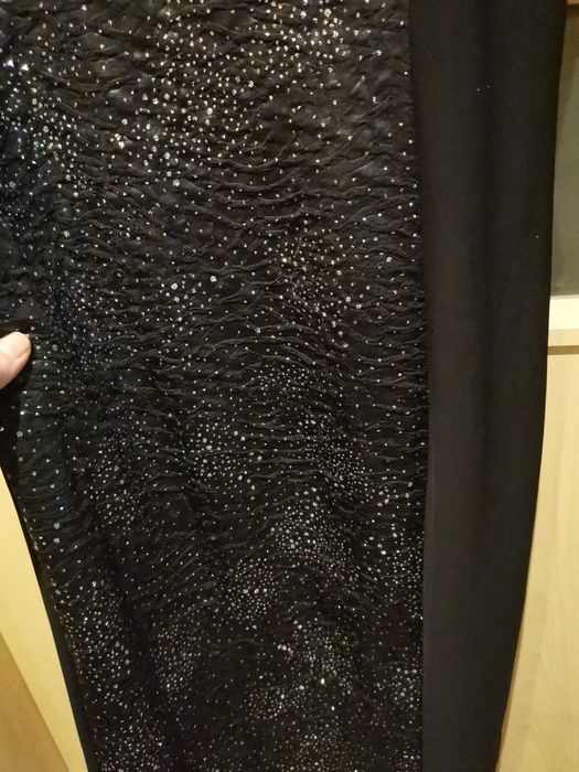 Elegancka czarna sukienka