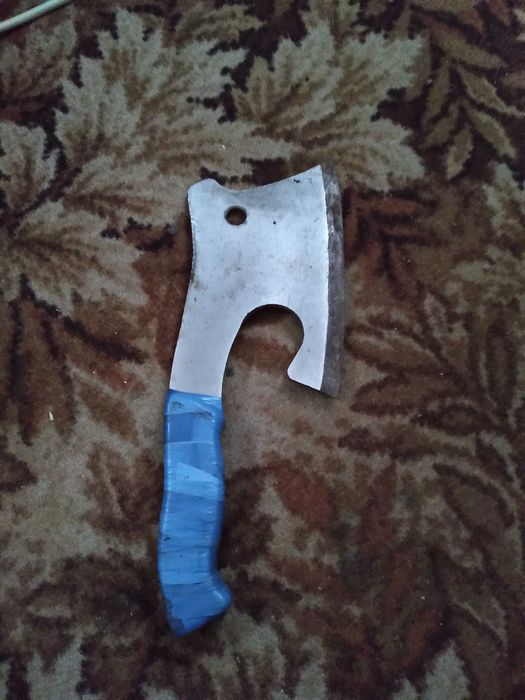 Топор для мяса в хорошем состоянии