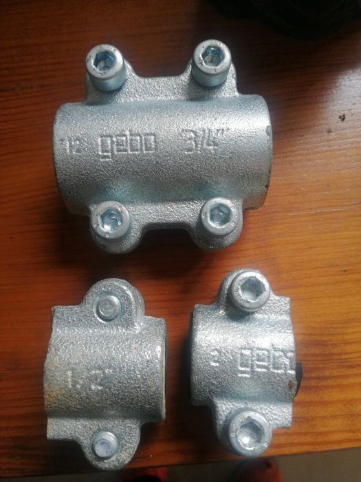 Abraçadeiras tapa furos de 1/2, 3/4 e 1/1/4  tomada dupla