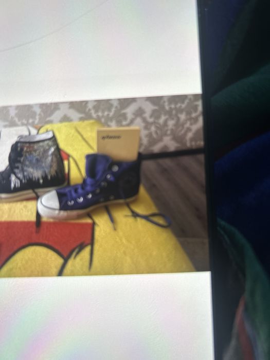 Продам красовки конверсі фіолетові на меху і чорні