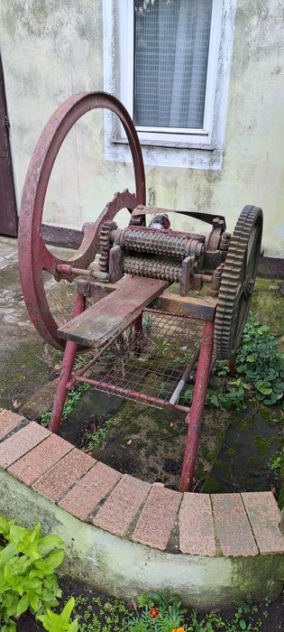 Zabytkowa sieczkarnia