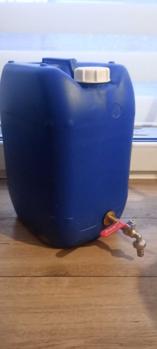 Banka na wode z kranikiem 20 litrow