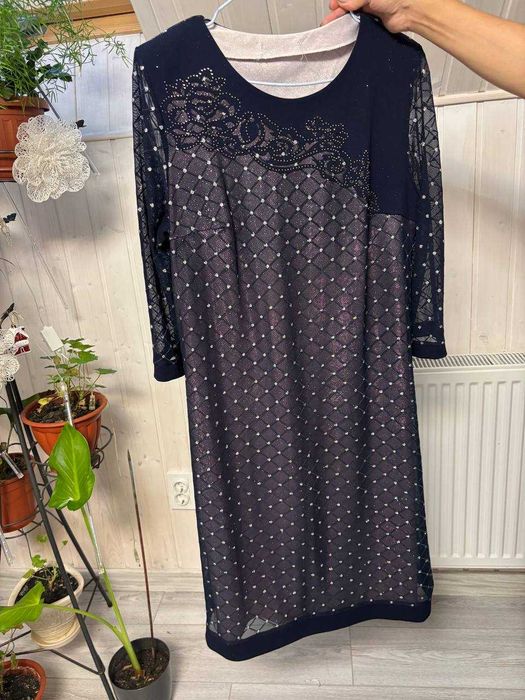 Нарядне ошатне плаття з сіткою та блиском, розмір L