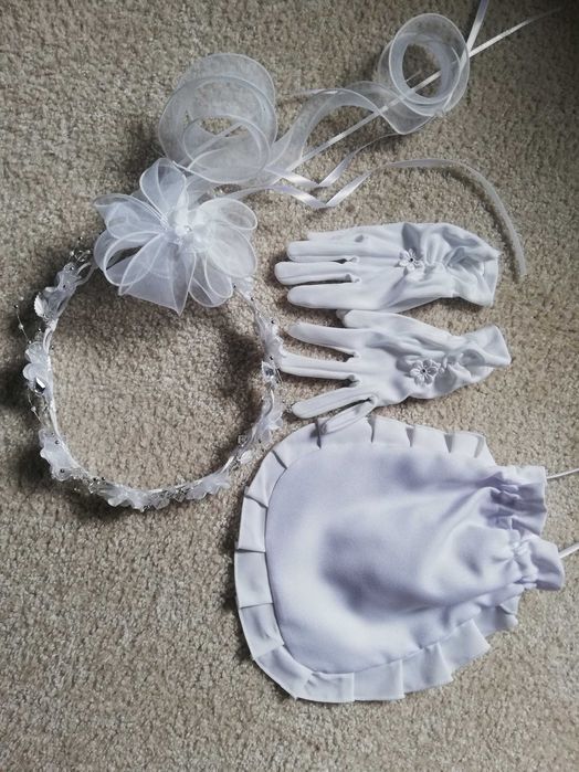 Suknia komunijna, 2 bolerka, torebka, wianek, rękawiczki 134