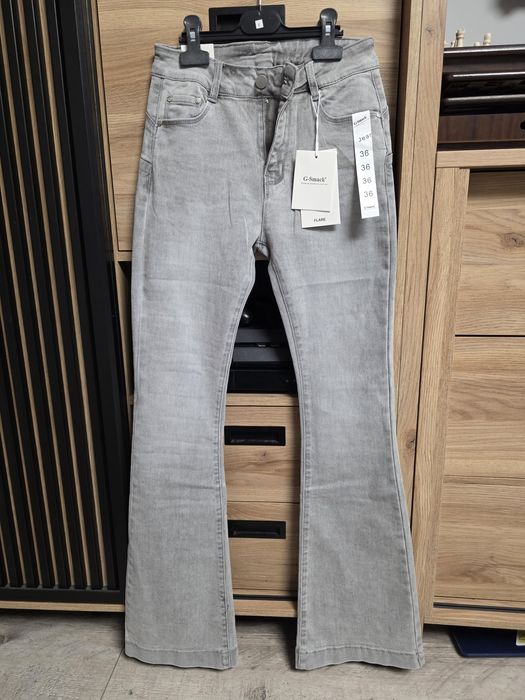 Nowe jeansy dzwony 36