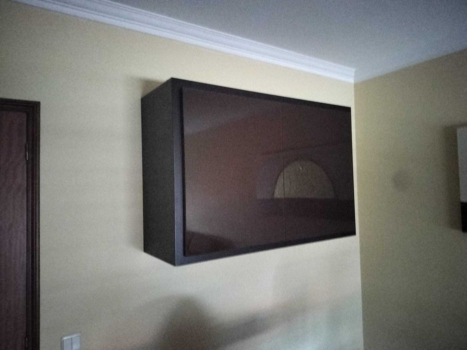 Móvel suspenso sala