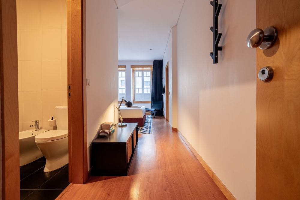 Arrendo apartamento T0 mobilado junto ao metro Carolina Michaelis Porto