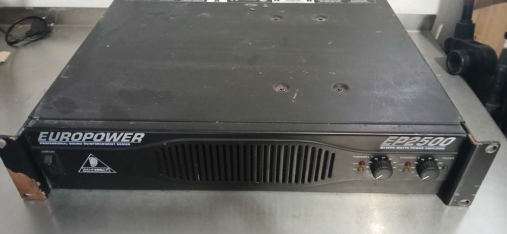 Vendo Behringer EP2500