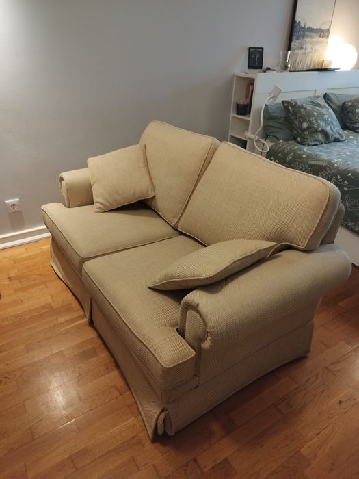 Sofa de 2 lugares em bom estado