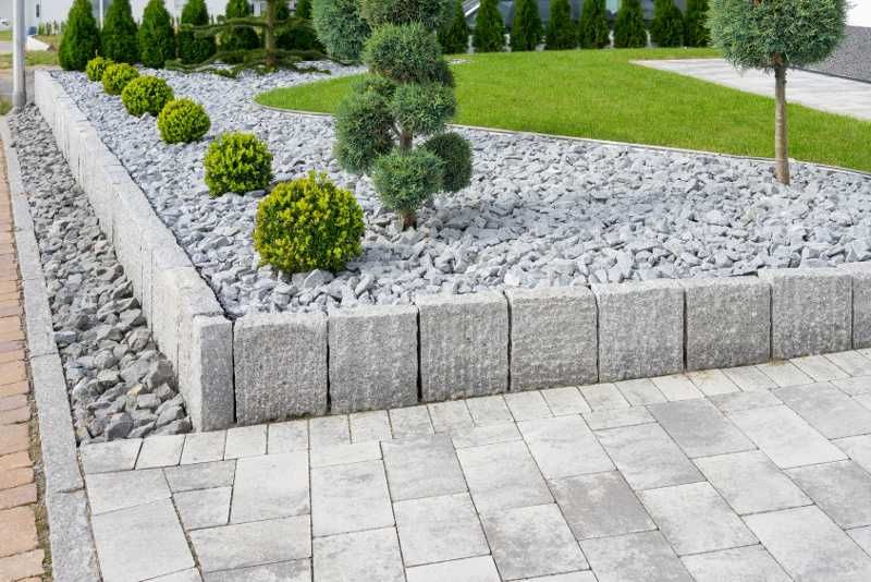 Grys Granitowy Jasny Dalmatyńczyk Kruszywa Ogród Kamień