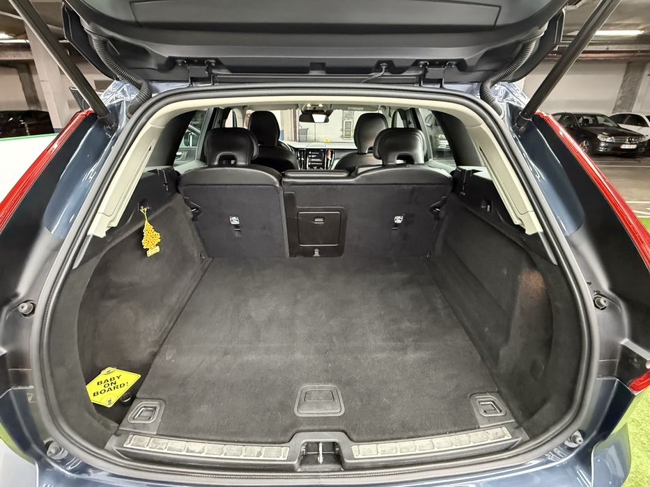 Volvo XC60 T8 Plug-in Hybrid AWD | 2018