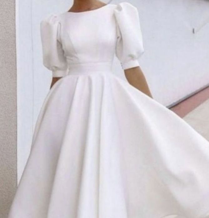 Біла сукня на свято