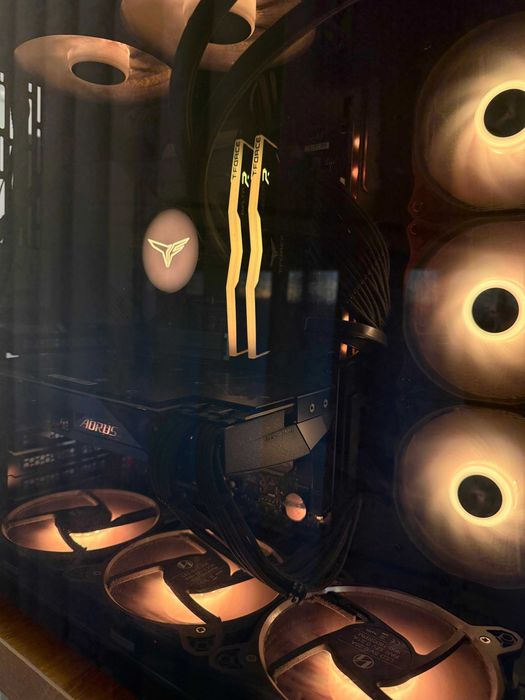 AORUS GeForce RTX™ 3080 XTREME WATERFORCE 10G - Excelente estado