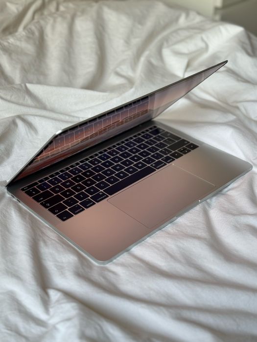 MacBook Pro 13” 2017 (A1708) | i5 | 8 GB RAM | 128 GB SSD | Retina