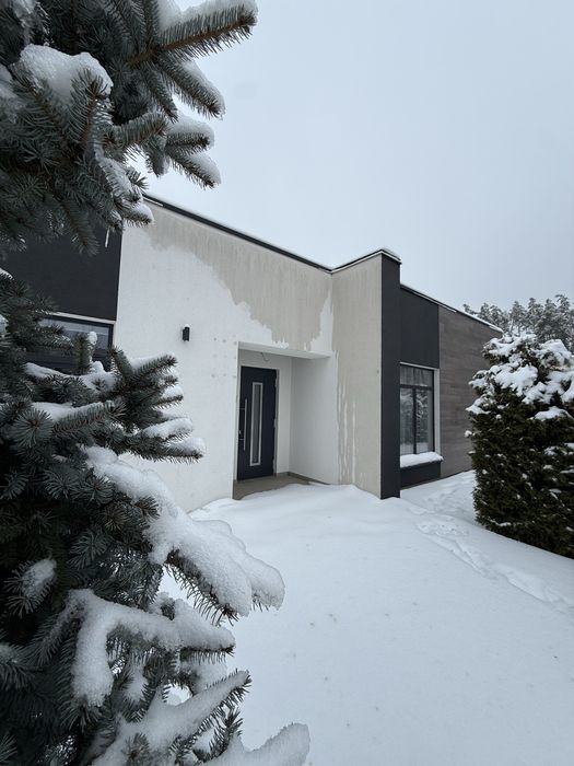 Одноповерховий будинок 175 м², 10 соток, комбіноване опалення. Ліс