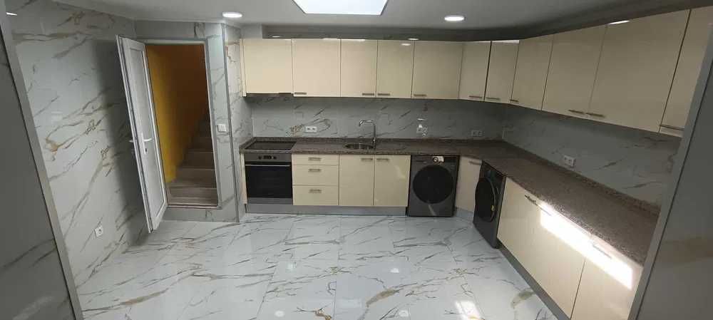 Moradia/Casa T5 Térrea em Campanhã