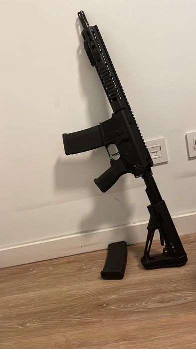 Fuzil Airsoft Specna Arms AR-15 Full Custom – Excelente Estado