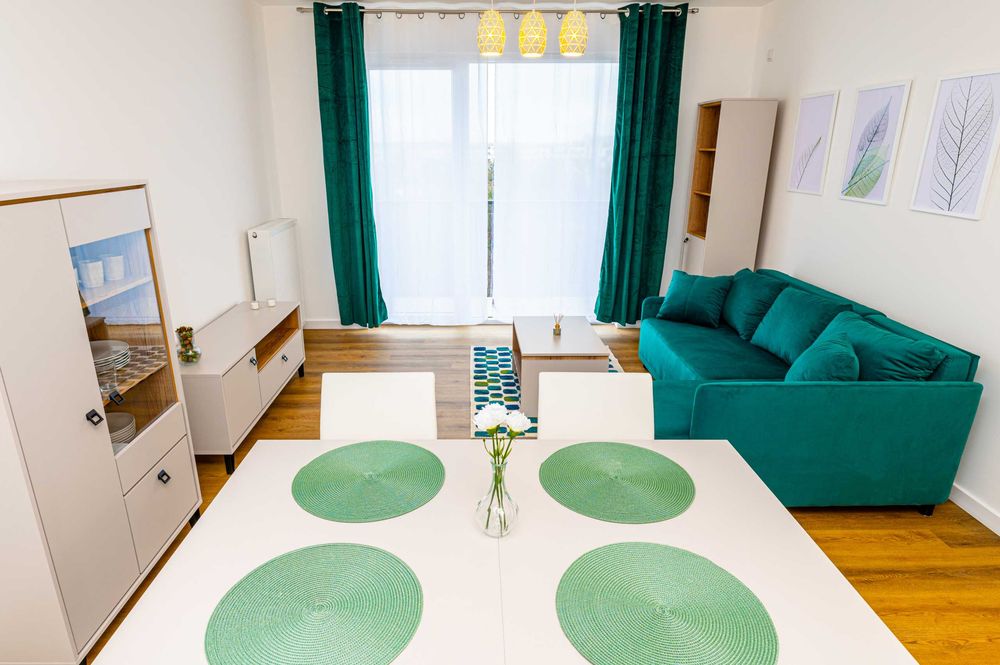 Wynajmę Piękne Mieszkanie 43m2, 2 Pokoje, Balkon, Wysoki Standard / Krzyki