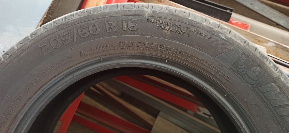 Pneus  Michelin 205/60r16